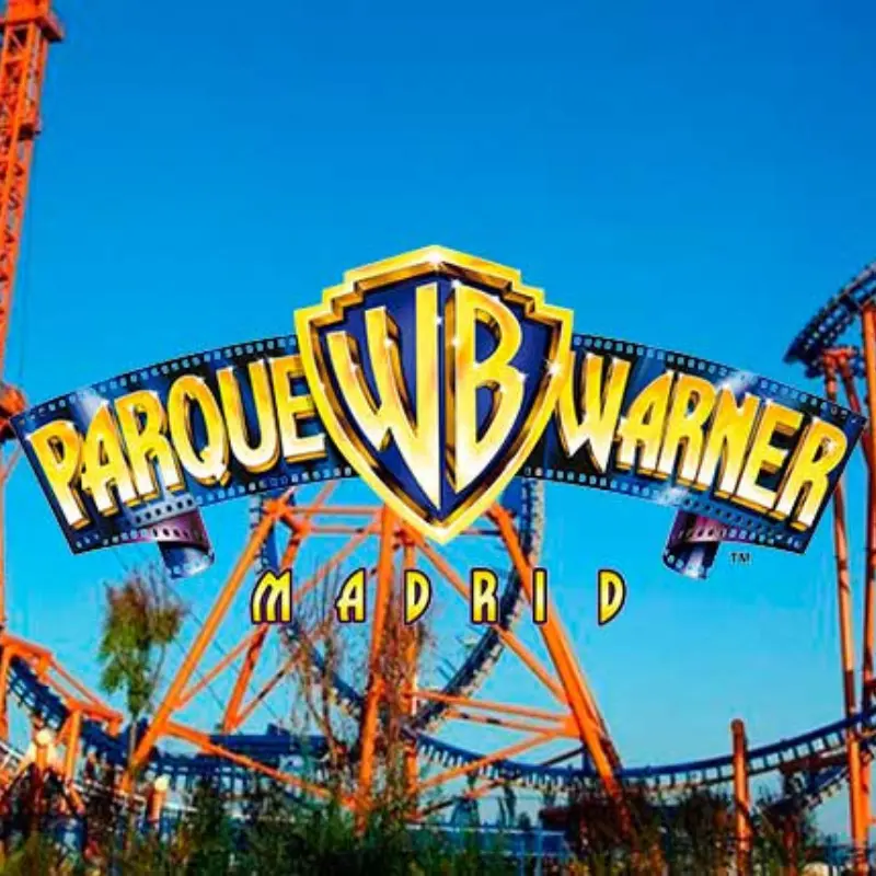 Madrid: Hostal 1 noche + Entradas Warner