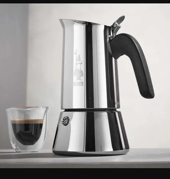 Cafetera italiana Bialetti con capacidad para 6 tazas