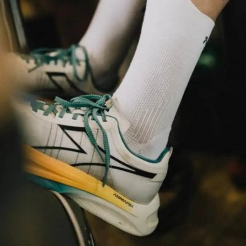 Hasta 80% DTO. en moda deportiva Diadora en Deporte Outlet