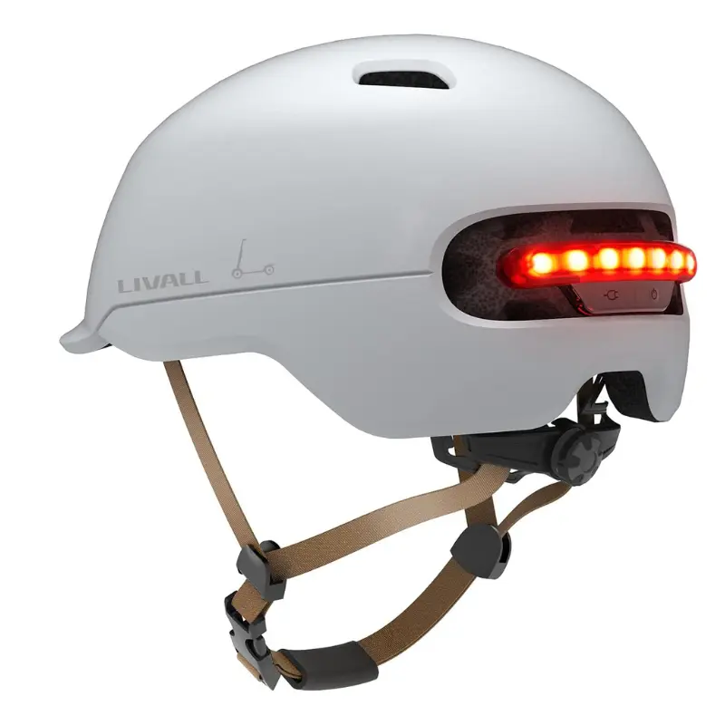 Casco con LED ideal para patinetes eléctricos