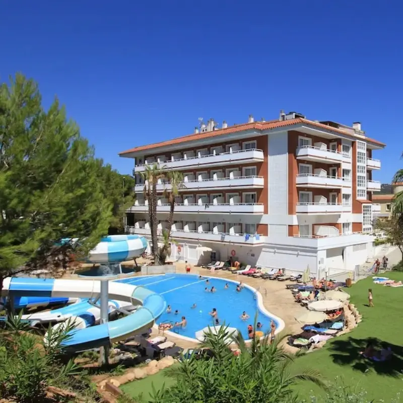 Viaje Costa Brava: Desde 2 noches en Hotel 4⭐ con desayuno + parque acuático